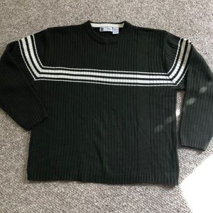 Men’s x treme gear sweater.